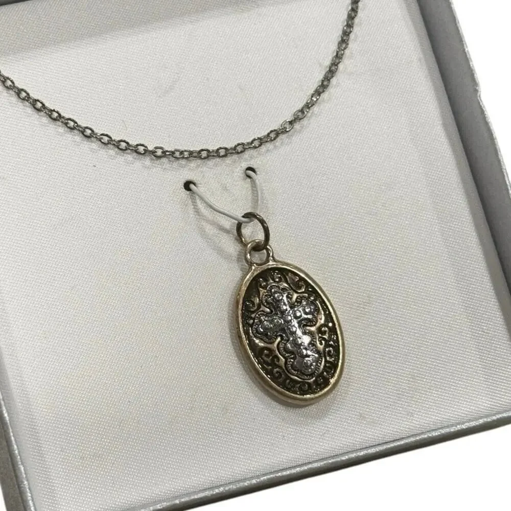 Holy Cross Oval Pendant Necklace NIB Silver Chain Christian Gift Unmarked